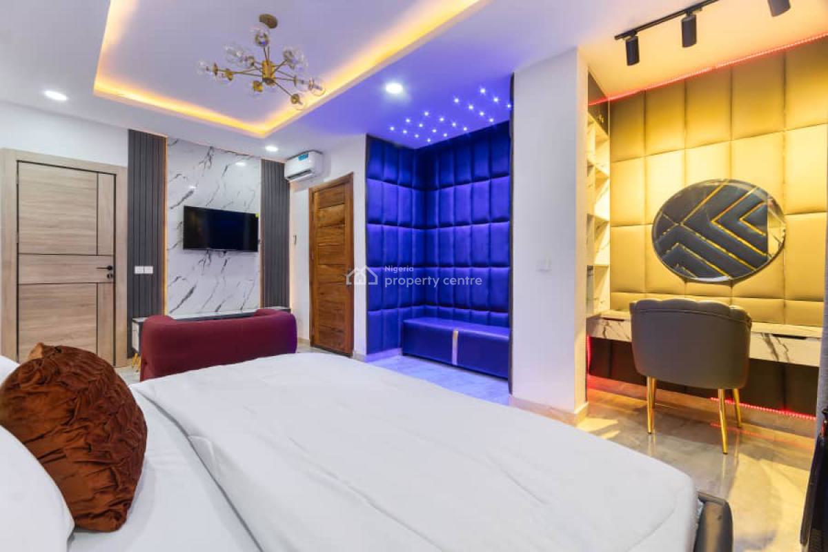 Tastefully Furnished 3 Bedroom Apartment, Lekki Phase 1, Lekki, Lagos, Flat / Apartment Short Let