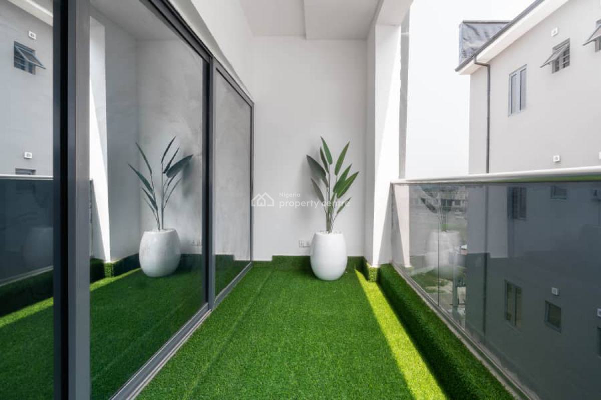 Tastefully Furnished 3 Bedroom Apartment, Lekki Phase 1, Lekki, Lagos, Flat / Apartment Short Let