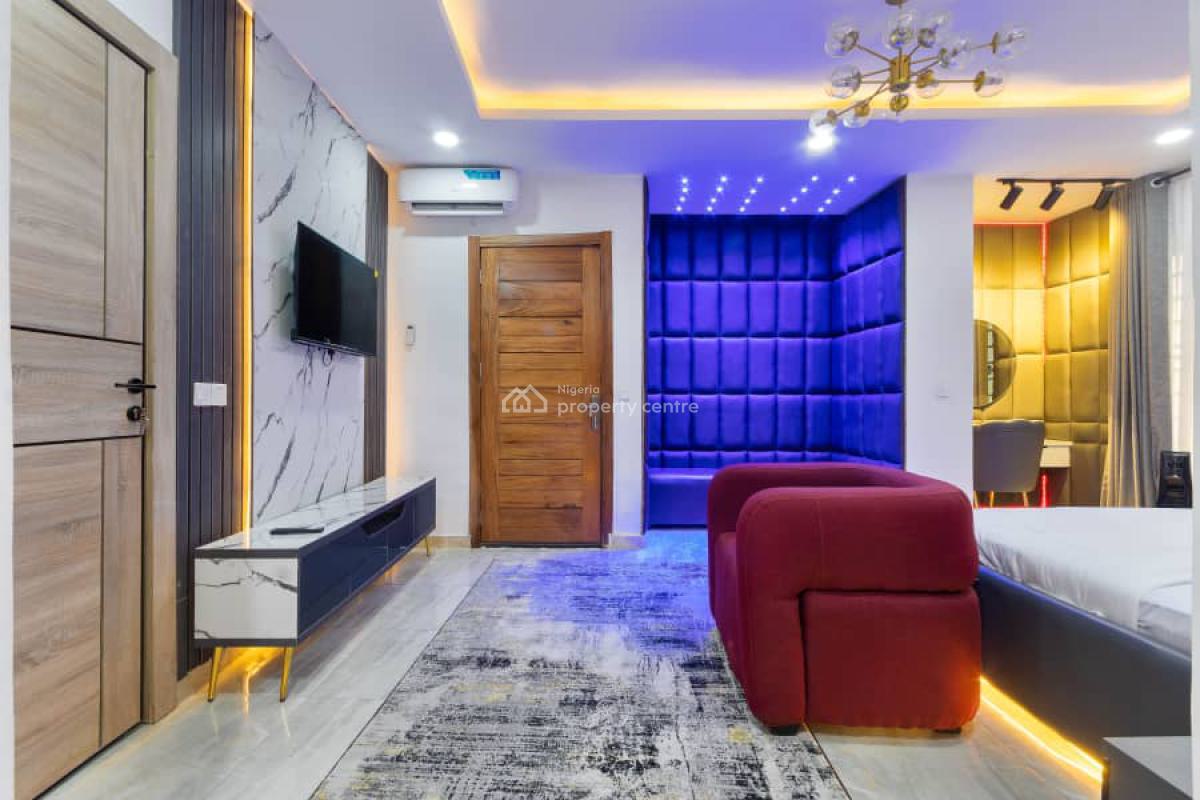 Tastefully Furnished 3 Bedroom Apartment, Lekki Phase 1, Lekki, Lagos, Flat / Apartment Short Let