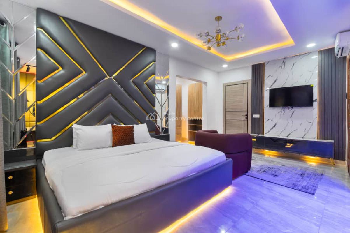 Tastefully Furnished 3 Bedroom Apartment, Lekki Phase 1, Lekki, Lagos, Flat / Apartment Short Let