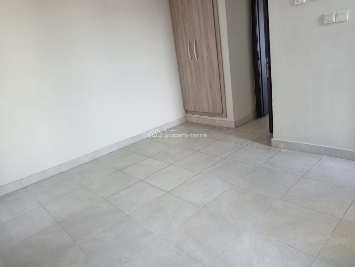 Lovely 3 Bedroom Apartment, Off Admiralty, Lekki Phase 1, Lekki, Lagos, Flat / Apartment for Rent