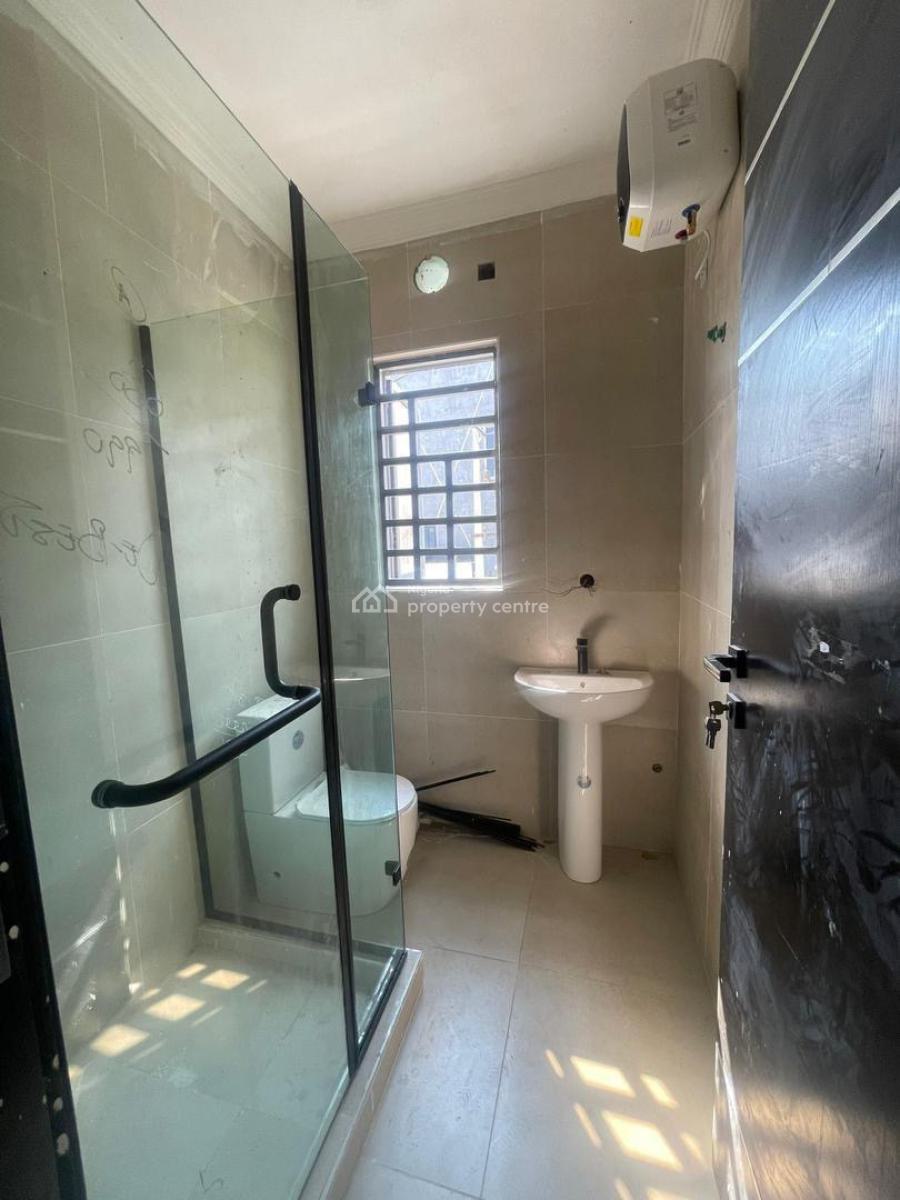 Fully Serviced 4 Bedroom Apartment Plus Bq, Lekki Phase 1, Lekki, Lagos, Flat / Apartment for Sale