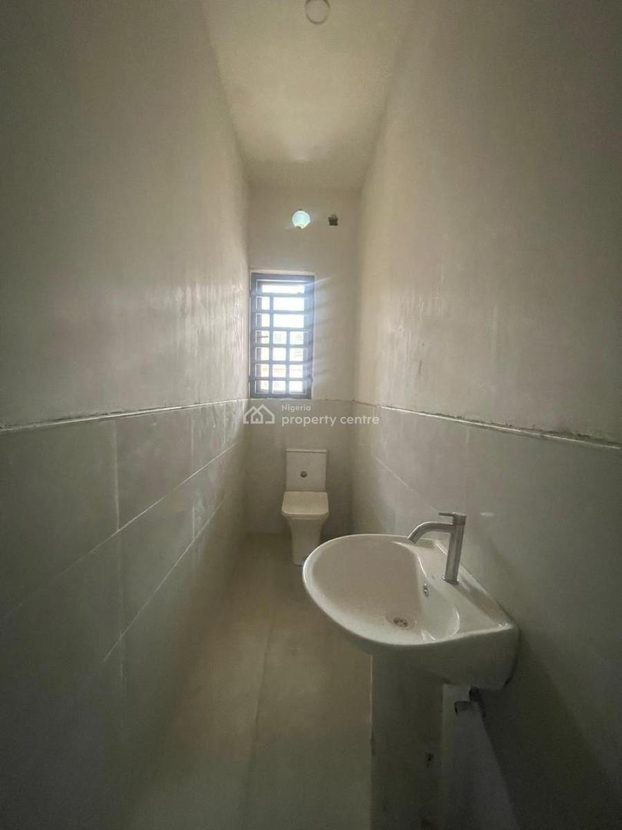 Fully Serviced 4 Bedroom Apartment Plus Bq, Lekki Phase 1, Lekki, Lagos, Flat / Apartment for Sale