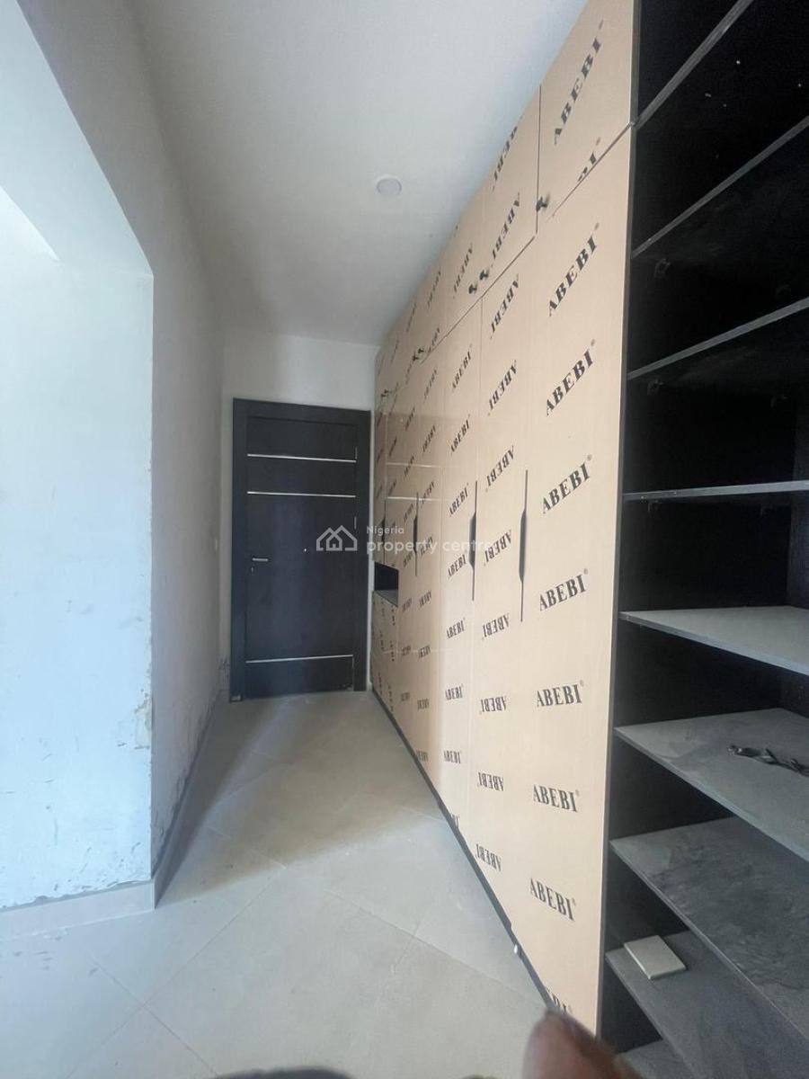 Fully Serviced 4 Bedroom Apartment Plus Bq, Lekki Phase 1, Lekki, Lagos, Flat / Apartment for Sale