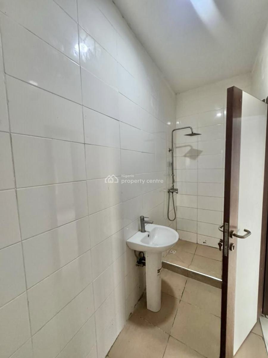 Well Built Serviced 3 Bedroom Apartment with Elevator, Osapa, Lekki, Lagos, Flat / Apartment for Rent