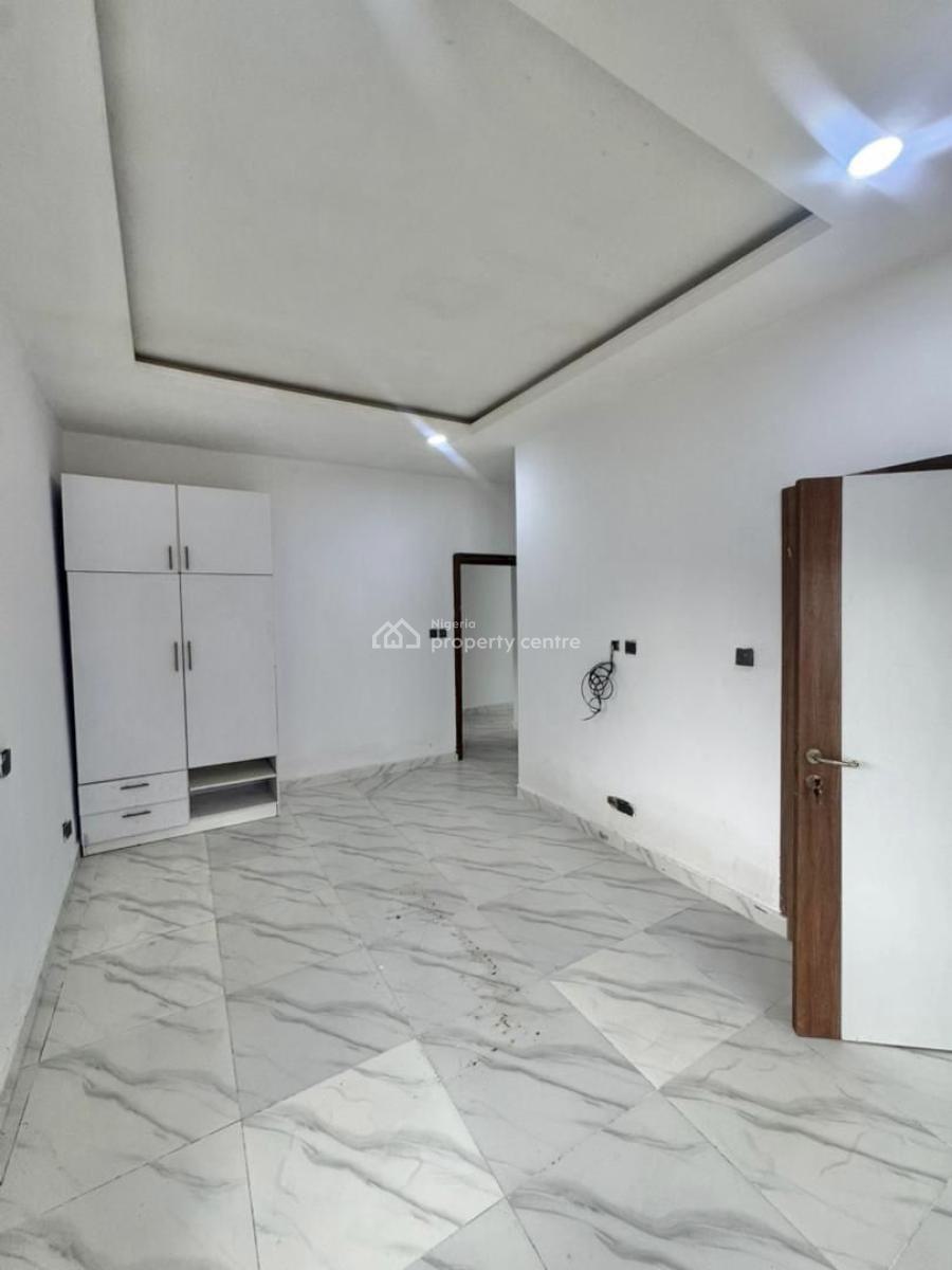 Well Built Serviced 3 Bedroom Apartment with Elevator, Osapa, Lekki, Lagos, Flat / Apartment for Rent