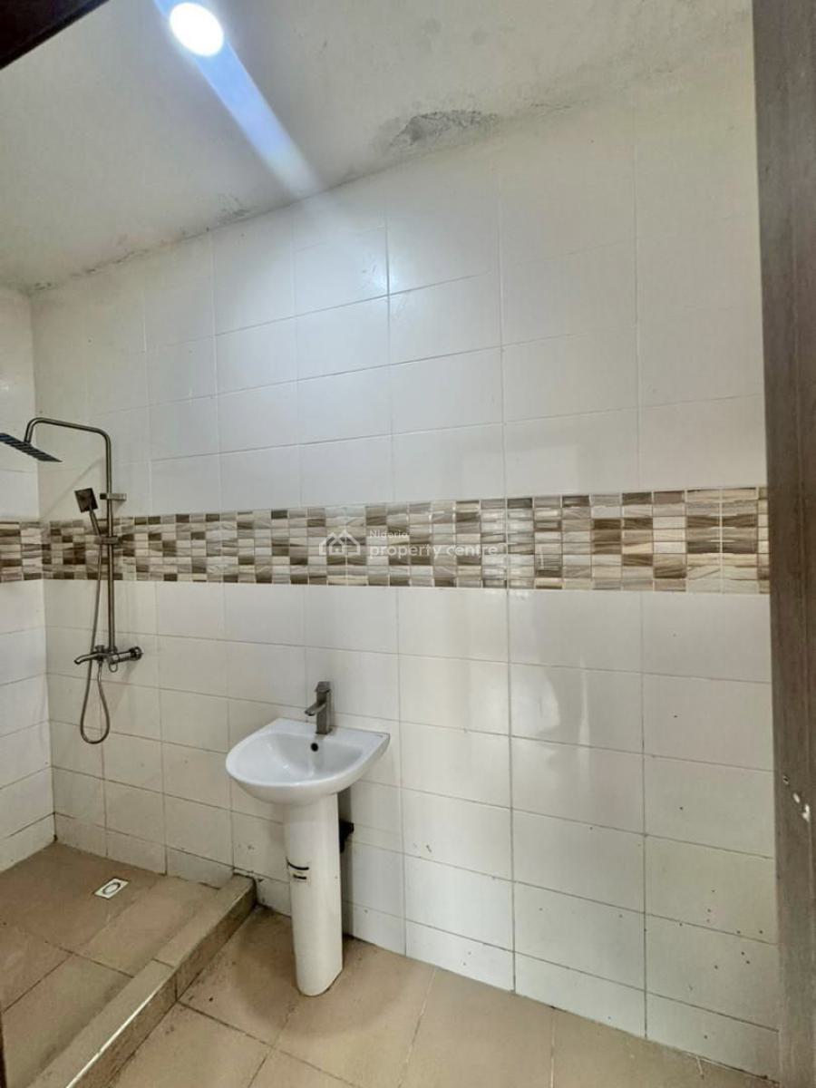 Well Built Serviced 3 Bedroom Apartment with Elevator, Osapa, Lekki, Lagos, Flat / Apartment for Rent