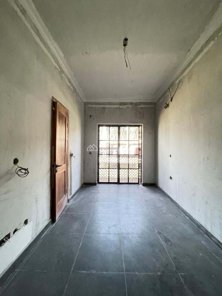 Uniquely  Built 3 Bed Apartment with Elevator, Swimming Pool, Lekki Phase 1, Lekki, Lagos, Block of Flats for Sale