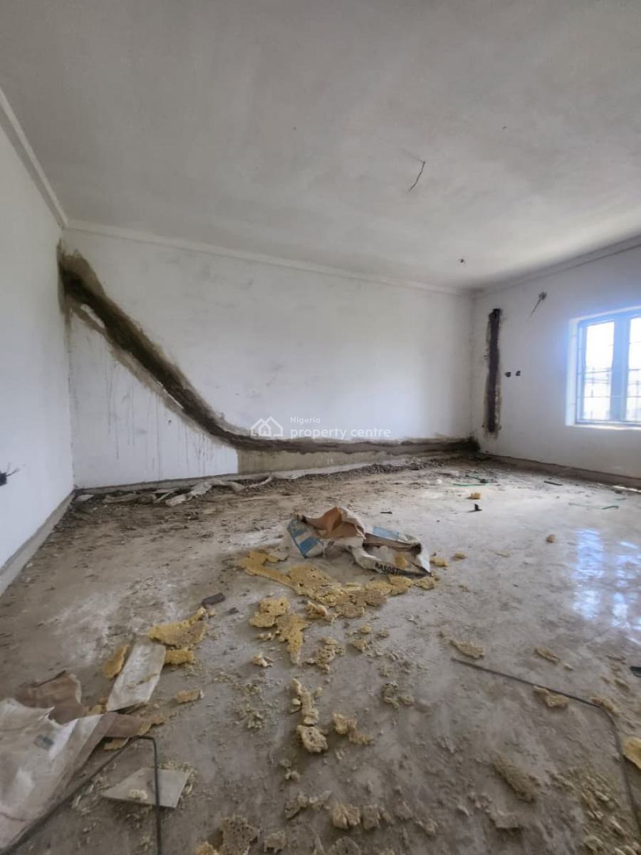 Well Spacious 4 Bedroom Townhouse with Bq, Dawaki, Gwarinpa, Abuja, House for Sale