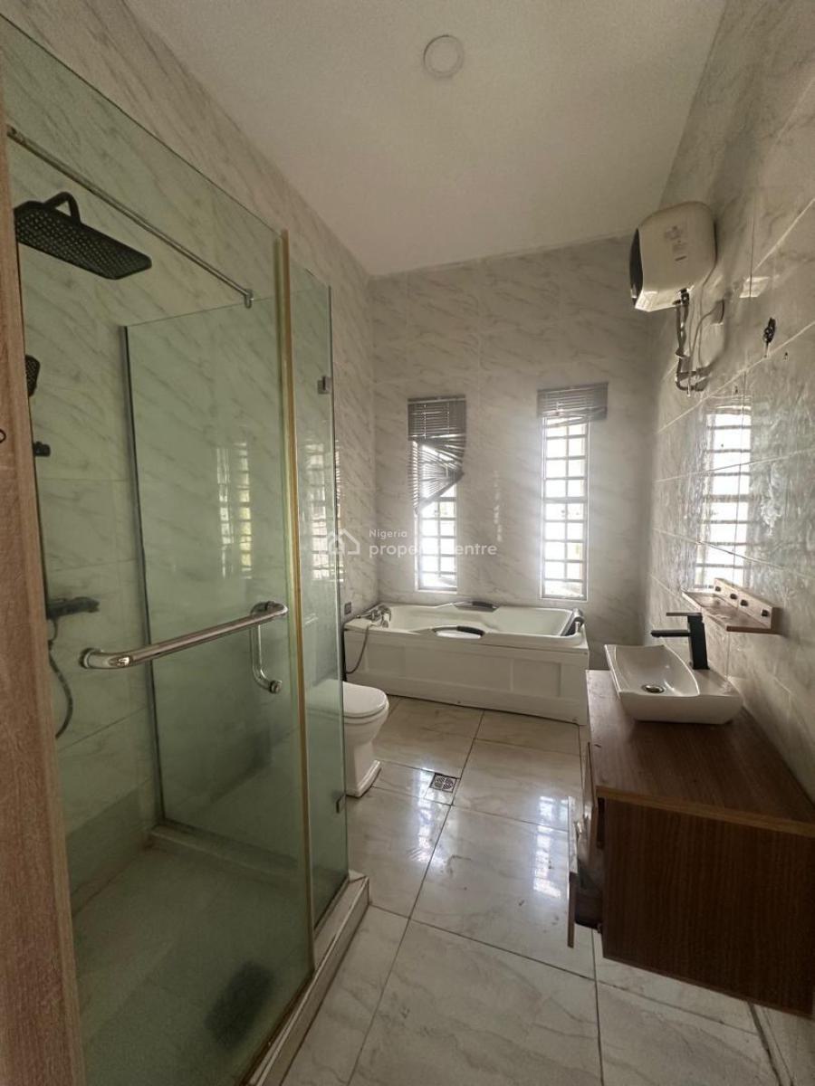 Master Bedroom in a Shared Apartment, Orchid Road Lekki, Lekki, Lagos, Flat / Apartment for Rent