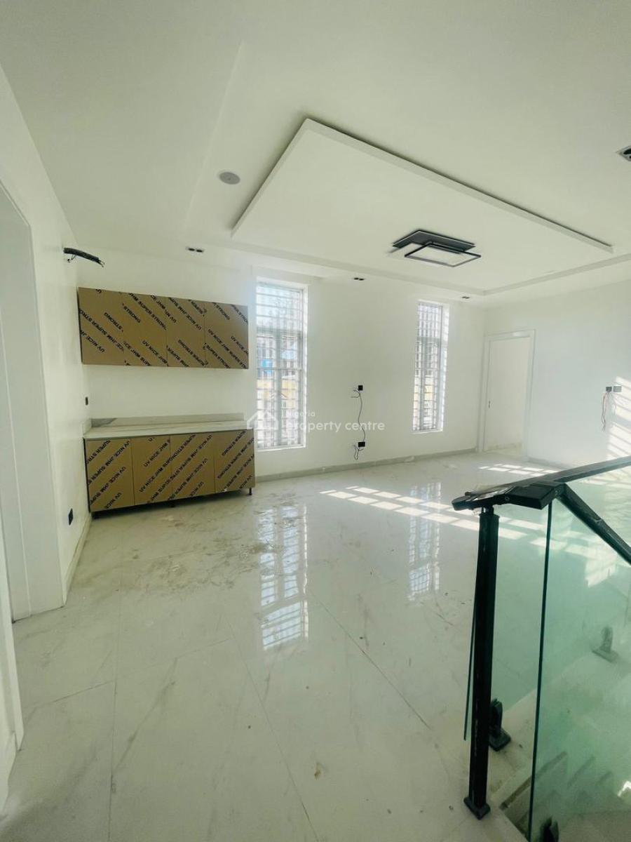 Pristine 5 Bedroom  Fully Detached with Bq, Lekki County, Lekki, Lagos, Detached Duplex for Sale