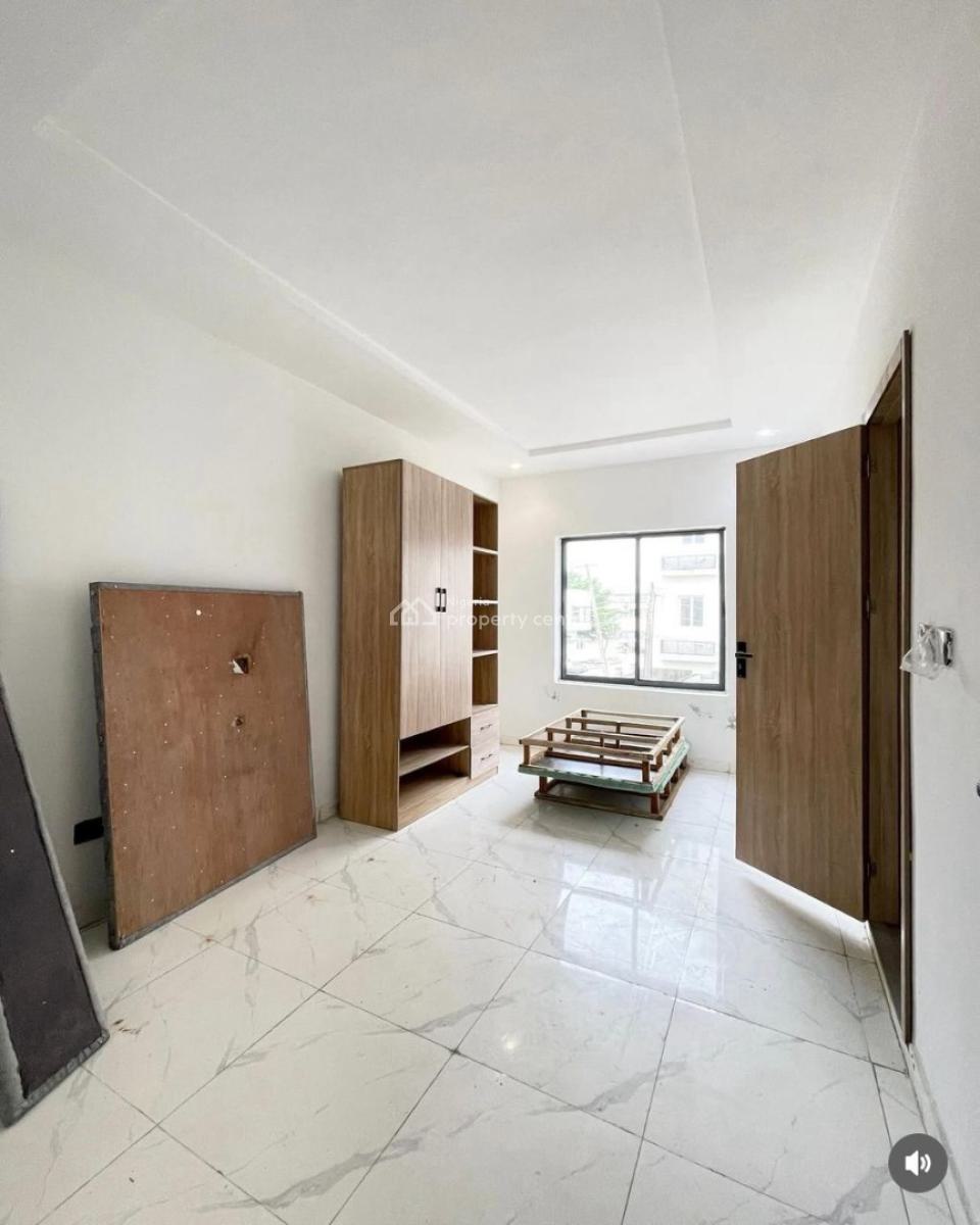 Contemporary 2-bedroom Flat at Periwinkle Estate, Lekki Phase 1, Lekki, Lagos, Flat / Apartment for Rent