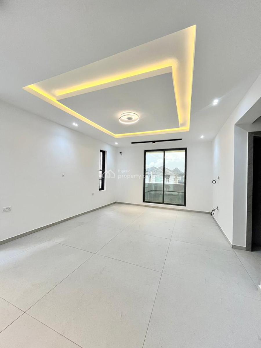 Self Compound 4  Bedroom Semi Detached Duplex with Bq, Lekki Phase 1, Lekki, Lagos, Detached Duplex for Rent