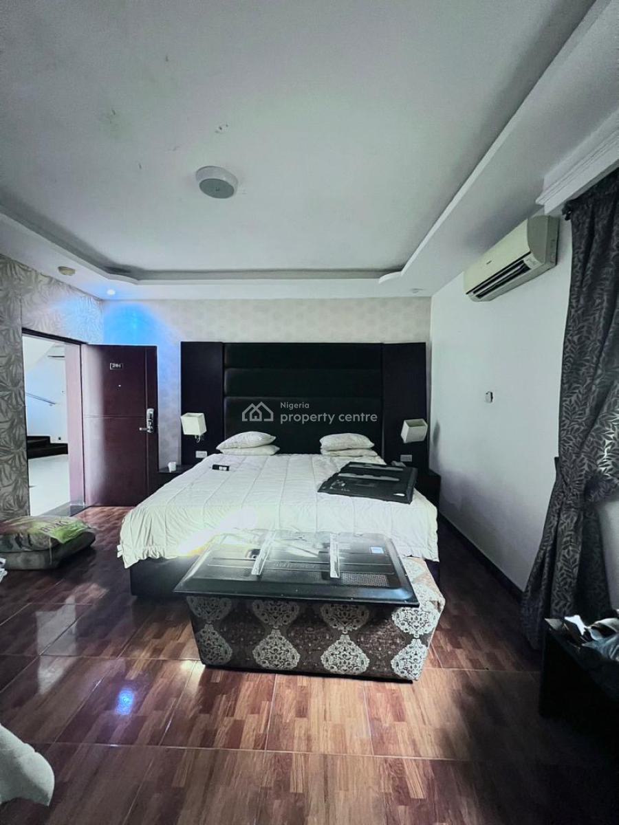 17 Rooms Hotel with Swimming Pool and Lounge, in a Prime Location, Lekki Phase 1, Lekki, Lagos, Hotel / Guest House for Rent