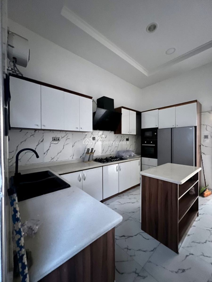 4 Bedrooms Semi Detached Duplex with a Bq, Lekki Phase 2, Lekki, Lagos, Semi-detached Duplex for Sale