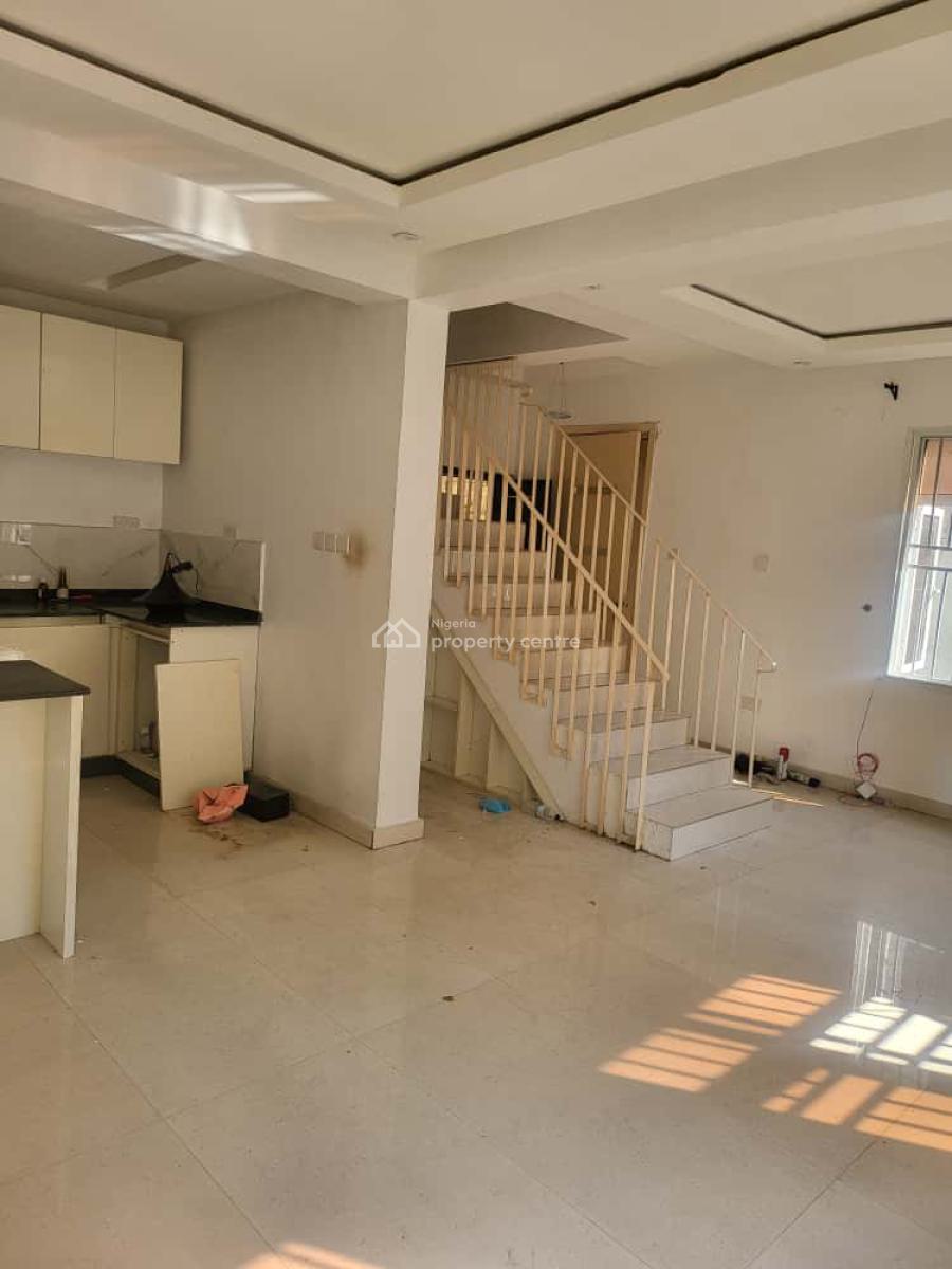 2 Bedroom Maisonette Duplex with Swimming Pool & Gym, Lekki Phase 1, Lekki, Lagos, Flat / Apartment for Rent