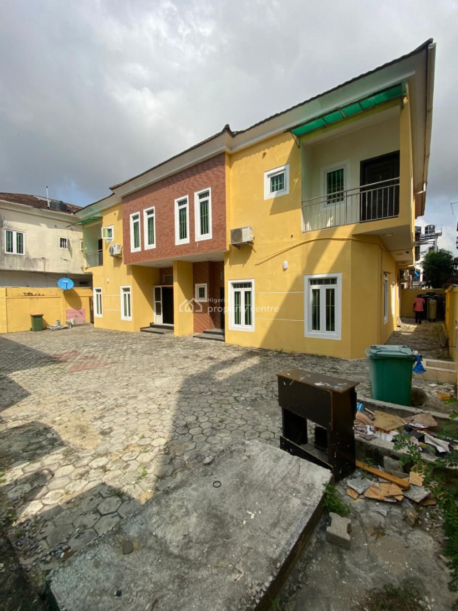 Well Maintained 4 Bedroom Semi Detached House with Bq, Lekki Phase 1, Lekki, Lagos, Semi-detached Duplex for Rent