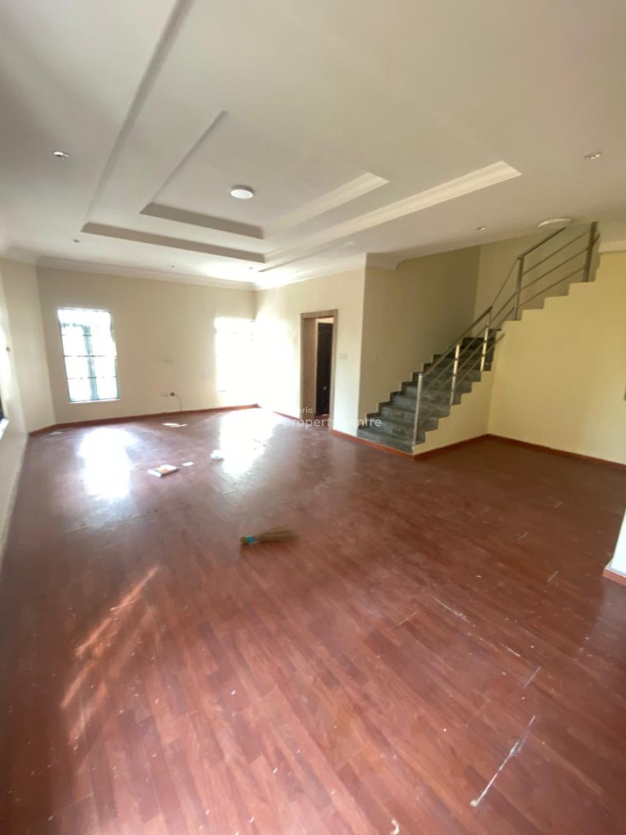 Well Maintained 4 Bedroom Semi Detached House with Bq, Lekki Phase 1, Lekki, Lagos, Semi-detached Duplex for Rent