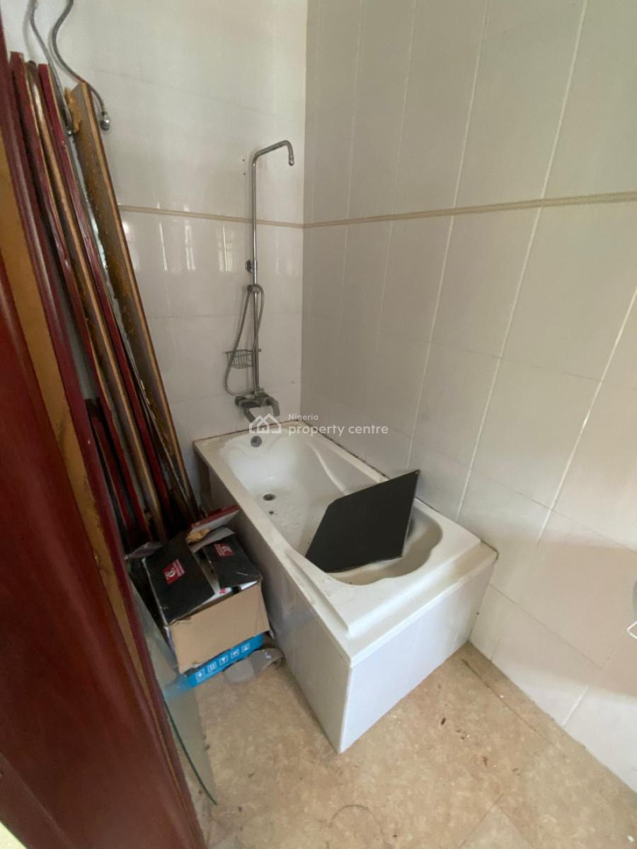 Well Maintained 4 Bedroom Semi Detached House with Bq, Lekki Phase 1, Lekki, Lagos, Semi-detached Duplex for Rent