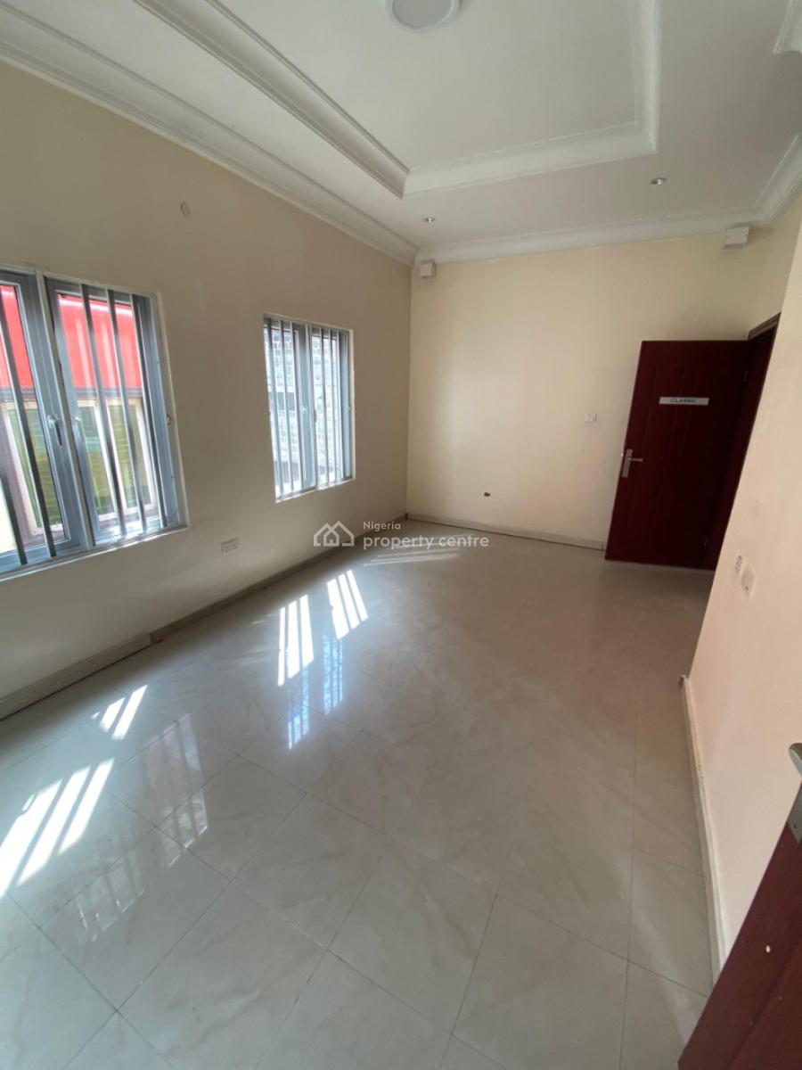 Well Maintained 4 Bedroom Semi Detached House with Bq, Lekki Phase 1, Lekki, Lagos, Semi-detached Duplex for Rent