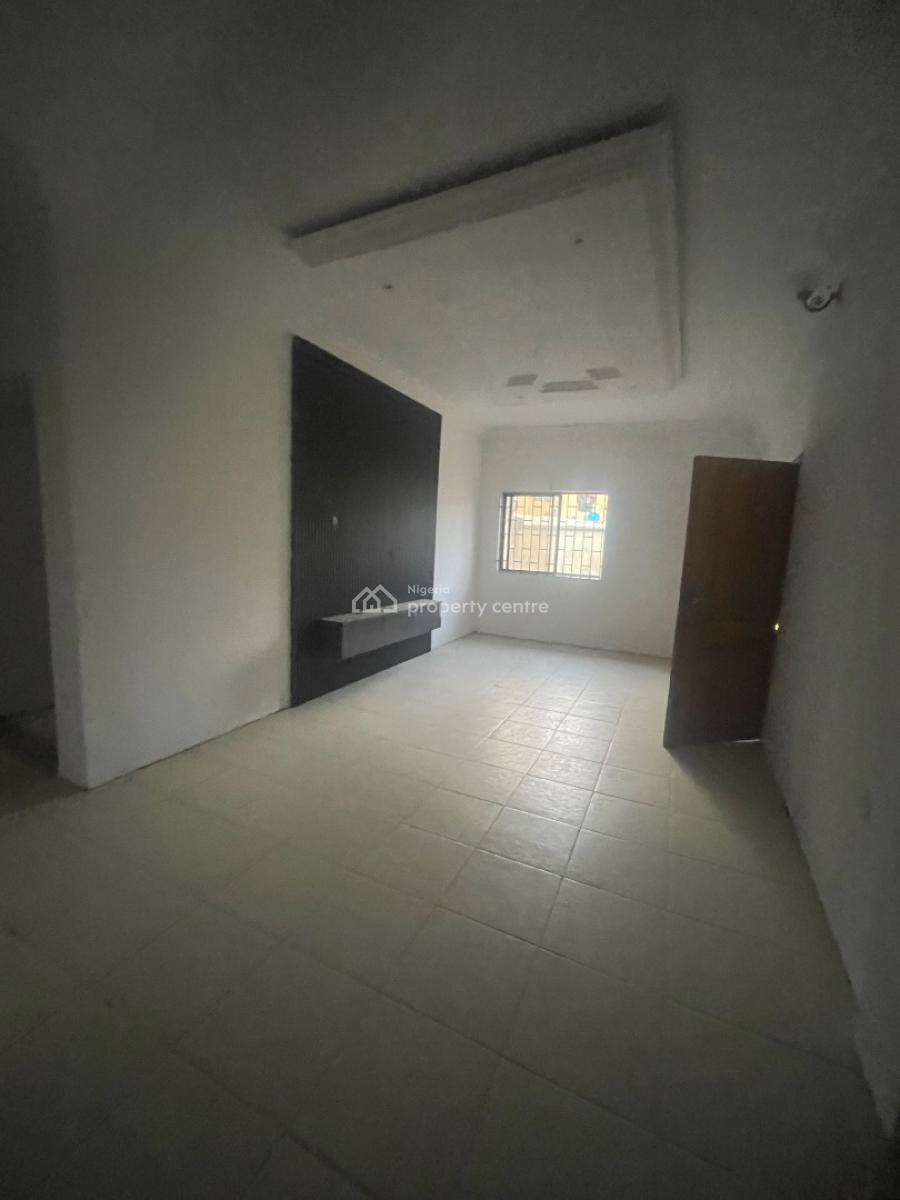 Spacious 3 Bed in an Accessible Location 22/24hrs Light, Thomas Estate, Ajah, Lagos, House for Rent