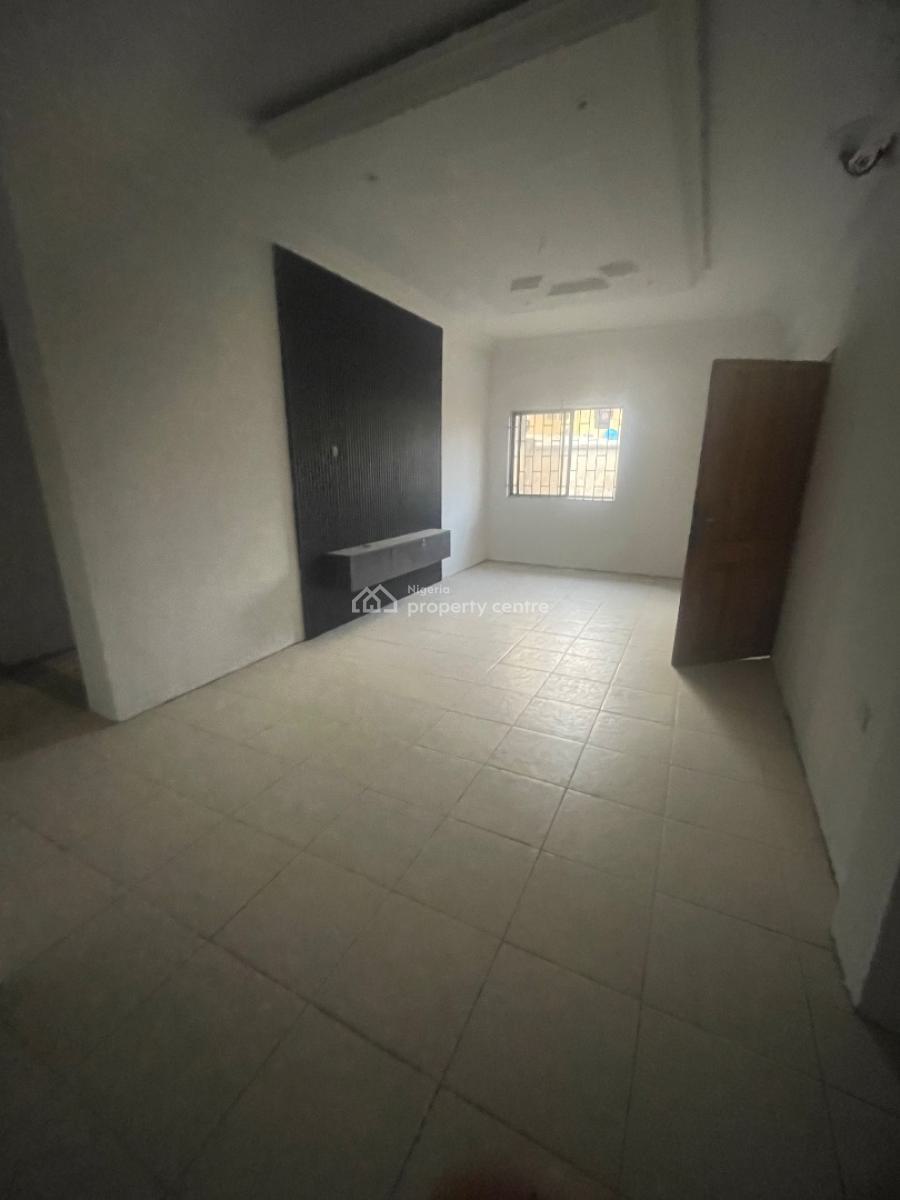 Spacious 3 Bed in an Accessible Location 22/24hrs Light, Thomas Estate, Ajah, Lagos, House for Rent