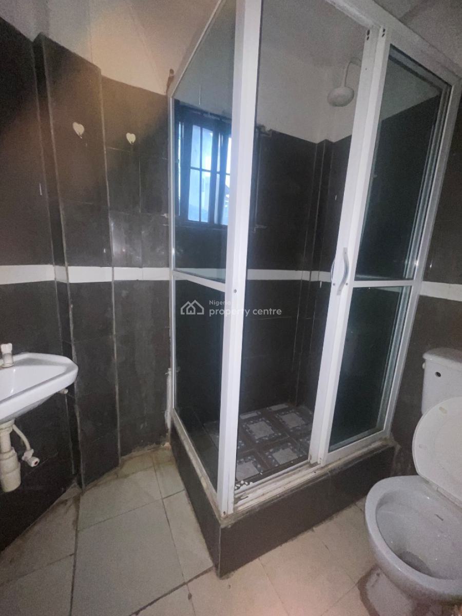 Spacious 3 Bed in an Accessible Location 22/24hrs Light, Thomas Estate, Ajah, Lagos, House for Rent