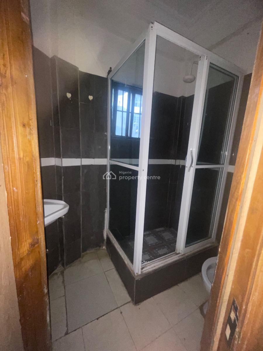 Spacious 3 Bed in an Accessible Location 22/24hrs Light, Thomas Estate, Ajah, Lagos, House for Rent