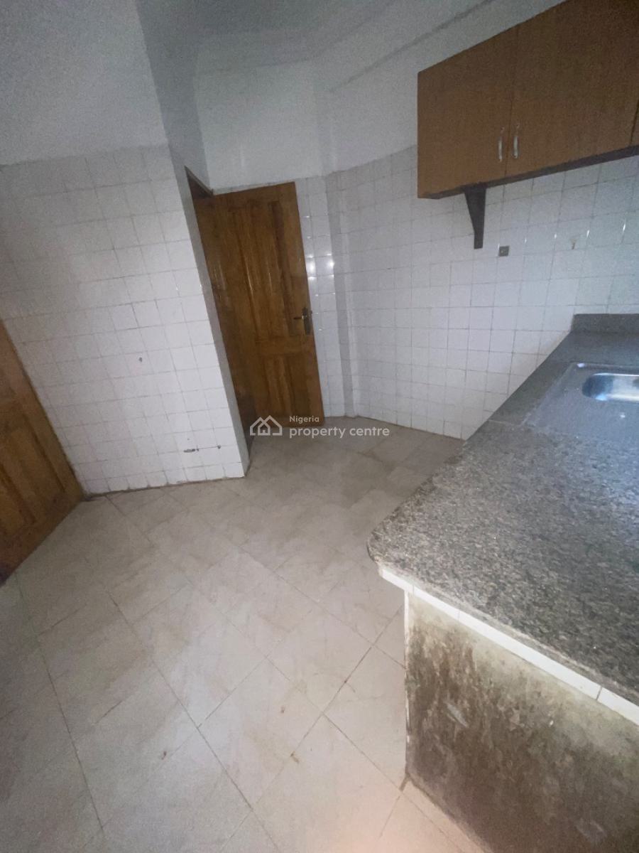 Spacious 3 Bed in an Accessible Location 22/24hrs Light, Thomas Estate, Ajah, Lagos, House for Rent