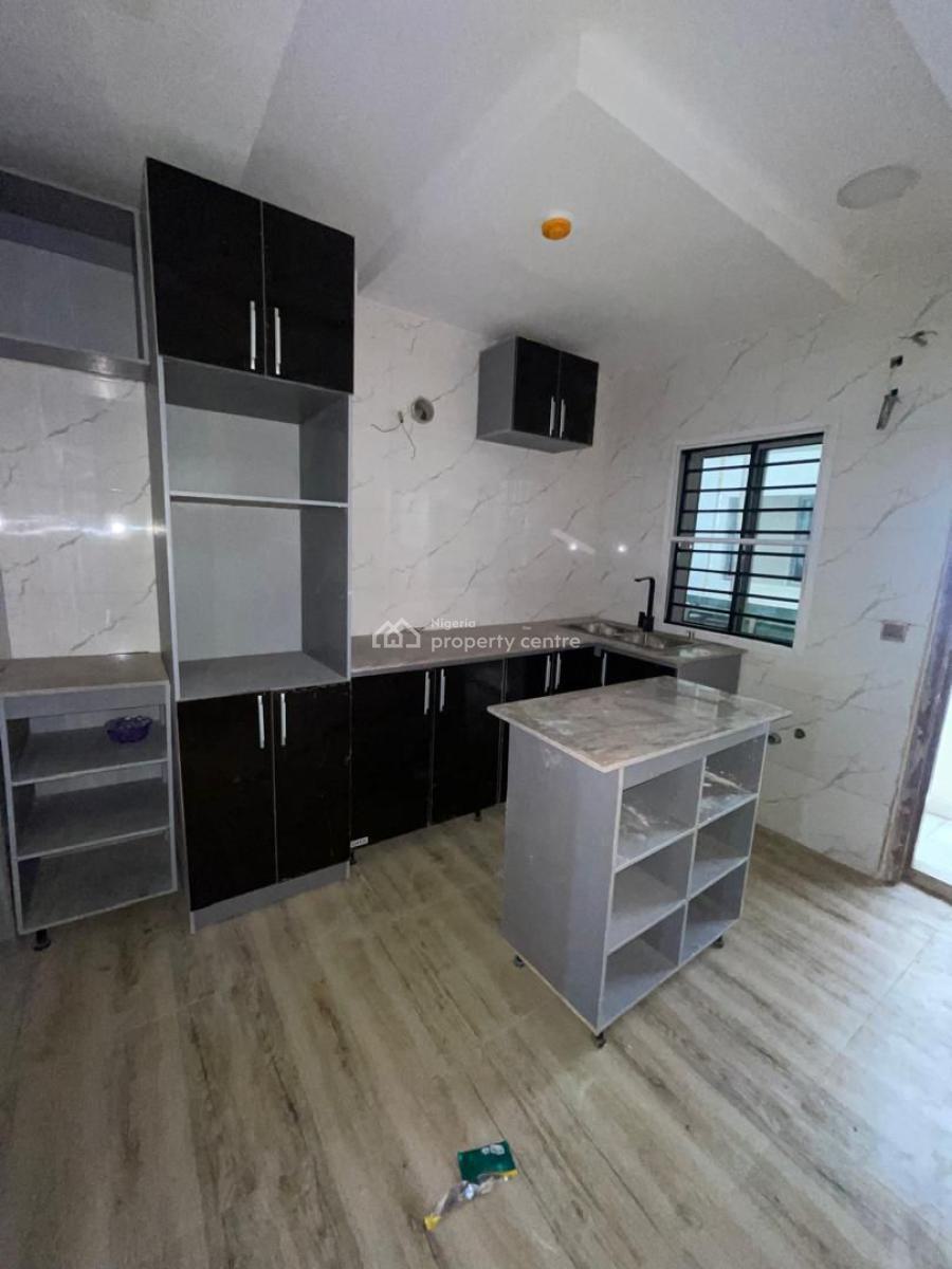 Beautiful and Serviced 2 Bedroom Apartment with Pool, Lekki Phase 1, Lekki, Lagos, Flat / Apartment for Rent
