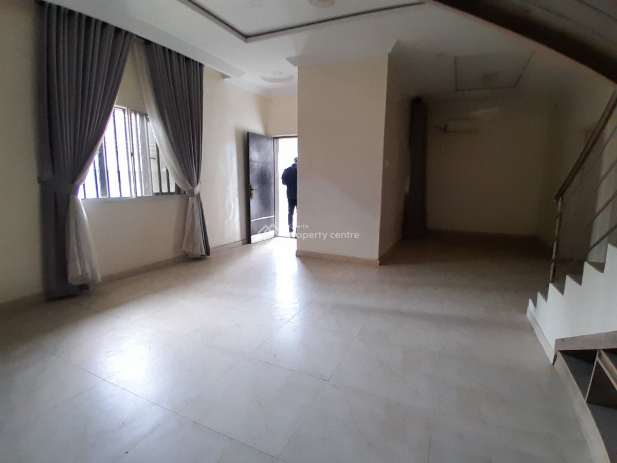4 Bedroom Terrace Duplex with Bq, Ologolo, Lekki, Lagos, Terraced Duplex for Sale