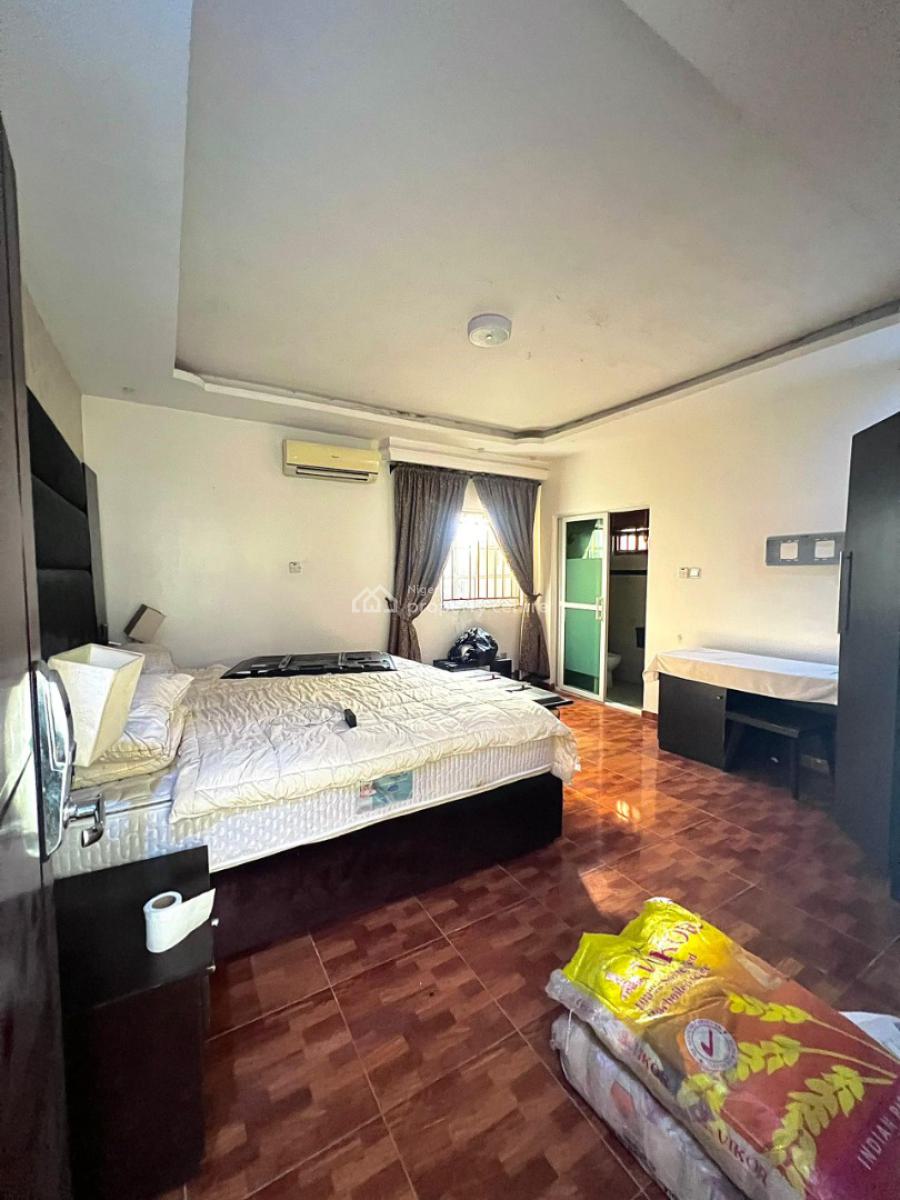 Well Maintained 17 Rooms Hotel with Pool and Lounge, Lekki Phase1, Lekki, Lagos, Hotel / Guest House for Rent