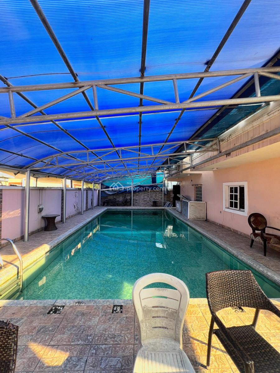 Well Maintained 17 Rooms Hotel with Pool and Lounge, Lekki Phase1, Lekki, Lagos, Hotel / Guest House for Rent