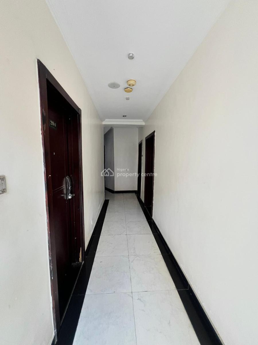 Well Maintained 17 Rooms Hotel with Pool and Lounge, Lekki Phase1, Lekki, Lagos, Hotel / Guest House for Rent