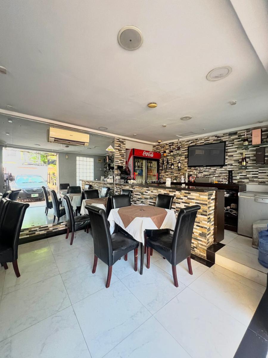 Well Maintained 17 Rooms Hotel with Pool and Lounge, Lekki Phase1, Lekki, Lagos, Hotel / Guest House for Rent