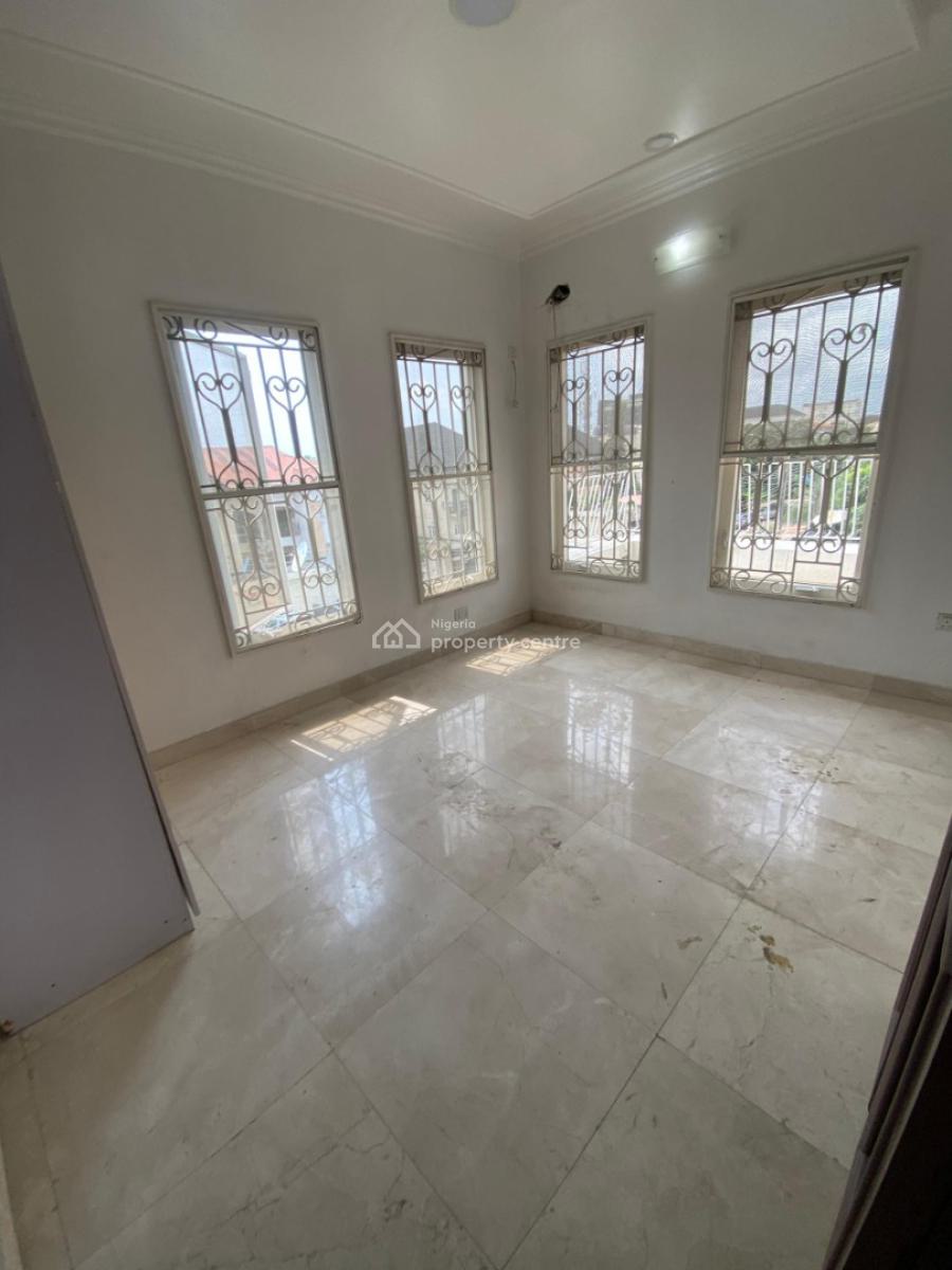 Three (3) Bedroom Flat in Lekki Phase 1, Lekki Phase 1, Lekki, Lagos, Flat / Apartment for Rent