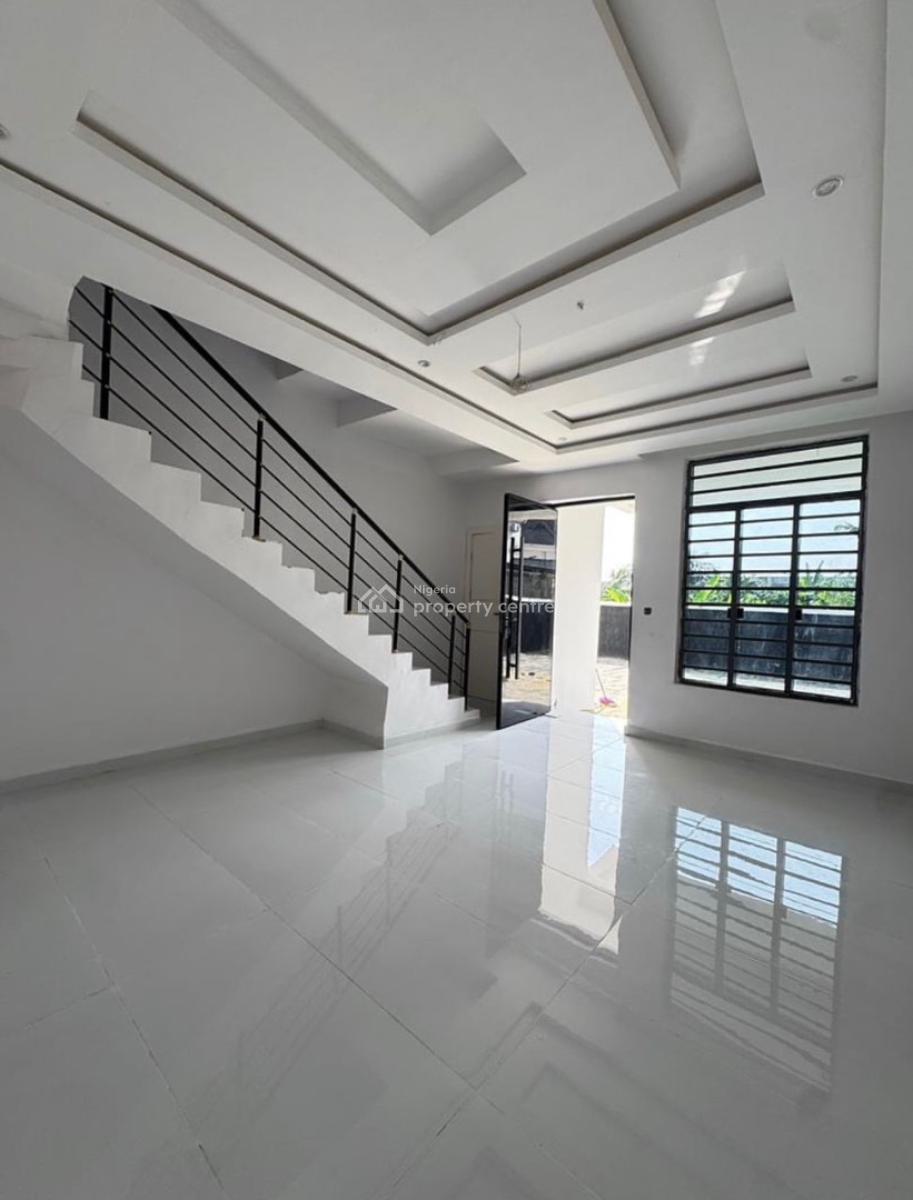 Distress 4 Bedroom Fully Detached Duplex, General Paint, Ajah, Lagos, Detached Duplex for Sale