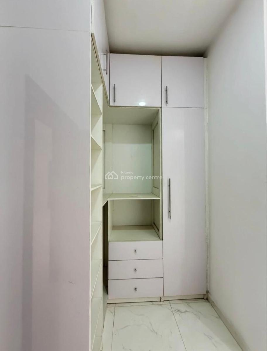 Luxury 3 Bedroom with Bq, Lekki Phase 1, Lekki, Lagos, Flat / Apartment for Sale