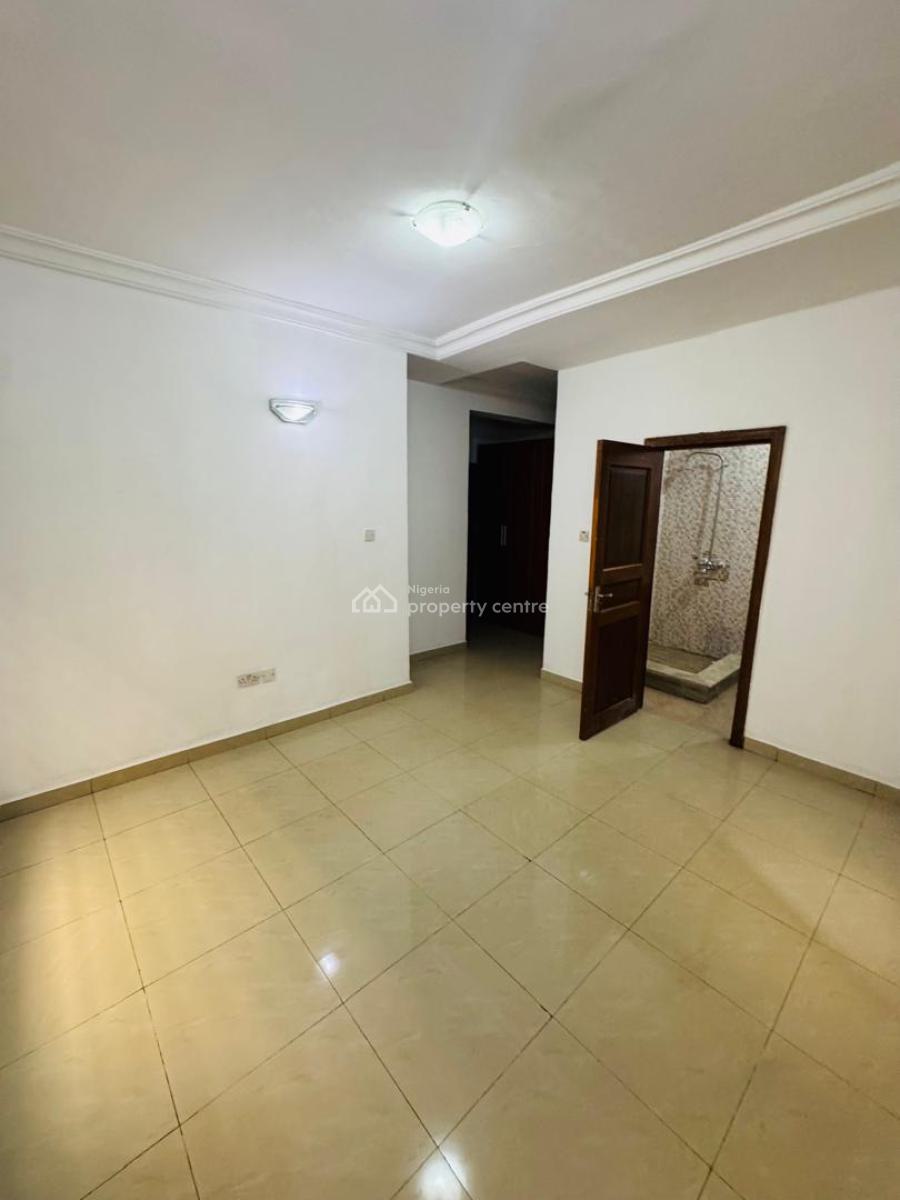 Spacious Well Maintain 2 Bedroom Apartment with Bq Comes Acs, Off Dutosimi Etti, Lekki Phase 1, Lekki, Lagos, Flat / Apartment for Rent