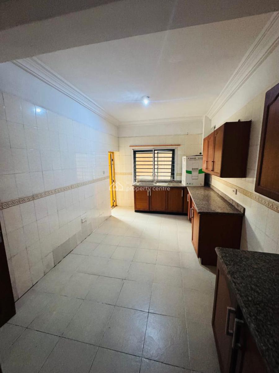 Spacious Well Maintain 2 Bedroom Apartment with Bq Comes Acs, Off Dutosimi Etti, Lekki Phase 1, Lekki, Lagos, Flat / Apartment for Rent