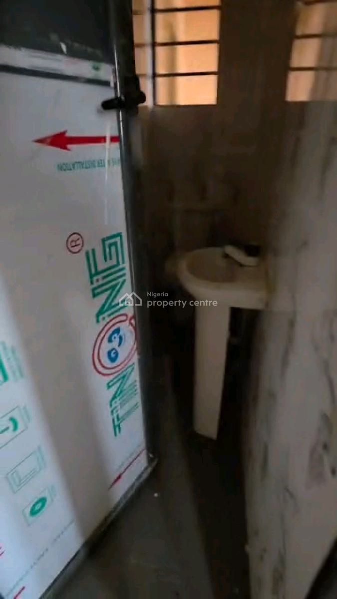 Newly Built, Spacious and Standard Two Bedroom Flat in a Secured, Onipanu, Shomolu, Lagos, Flat / Apartment for Rent