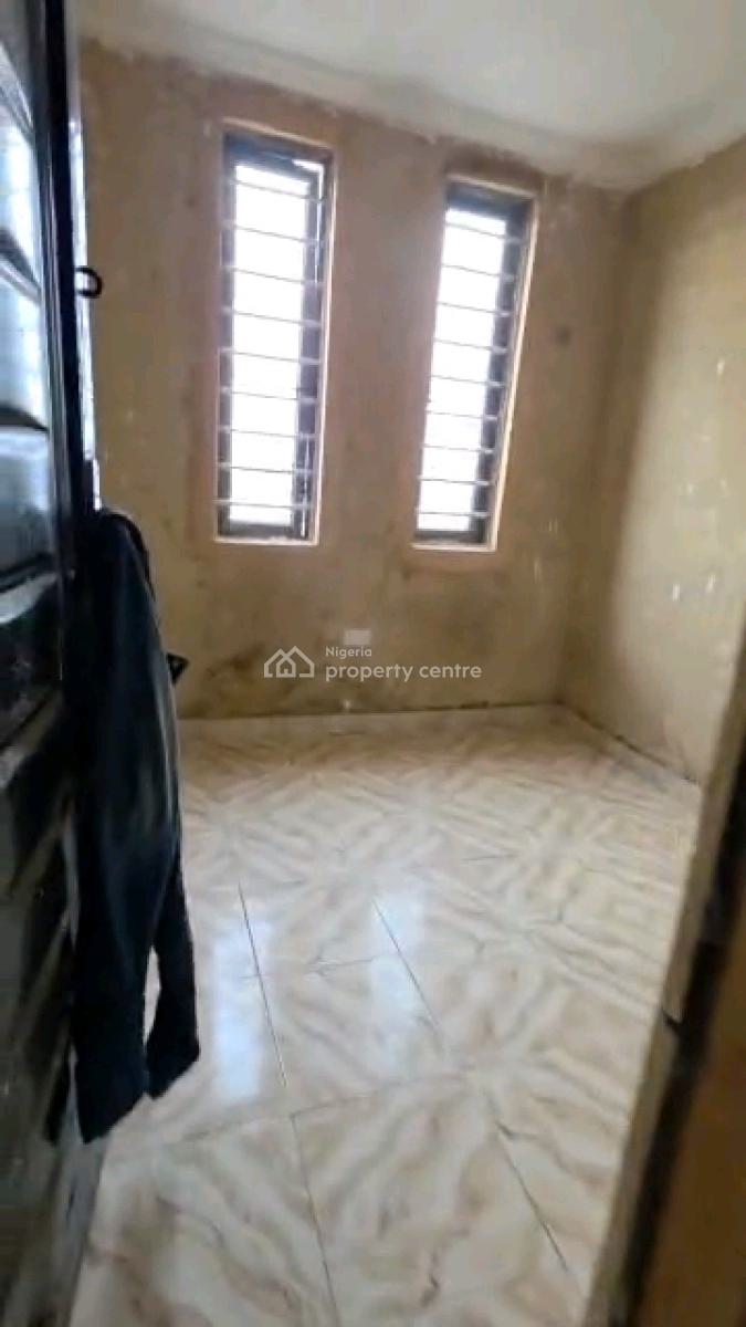 Newly Built, Spacious and Standard Two Bedroom Flat in a Secured, Onipanu, Shomolu, Lagos, Flat / Apartment for Rent