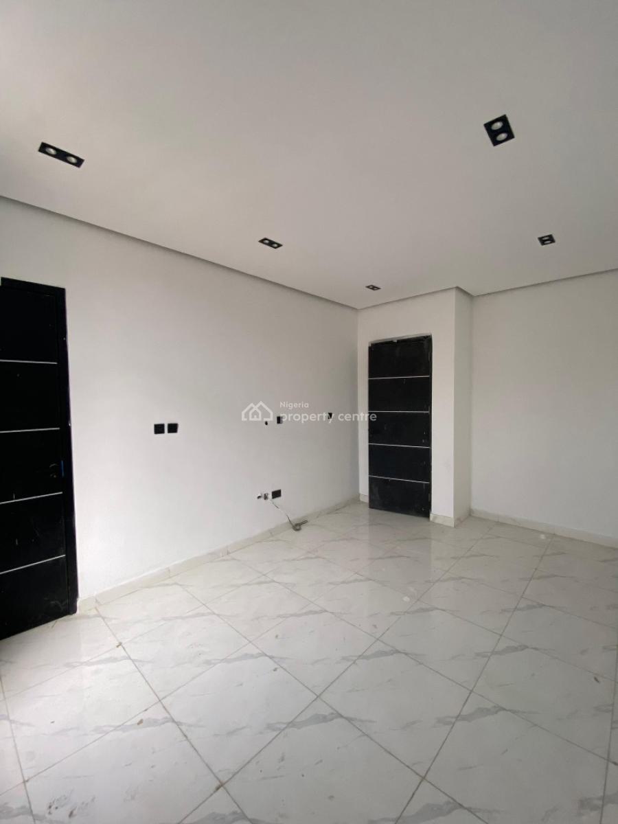 Exquisite 1 Bedroom Apartment in a Well Secured Environment., Ologolo, Lekki, Lagos, Flat / Apartment for Sale