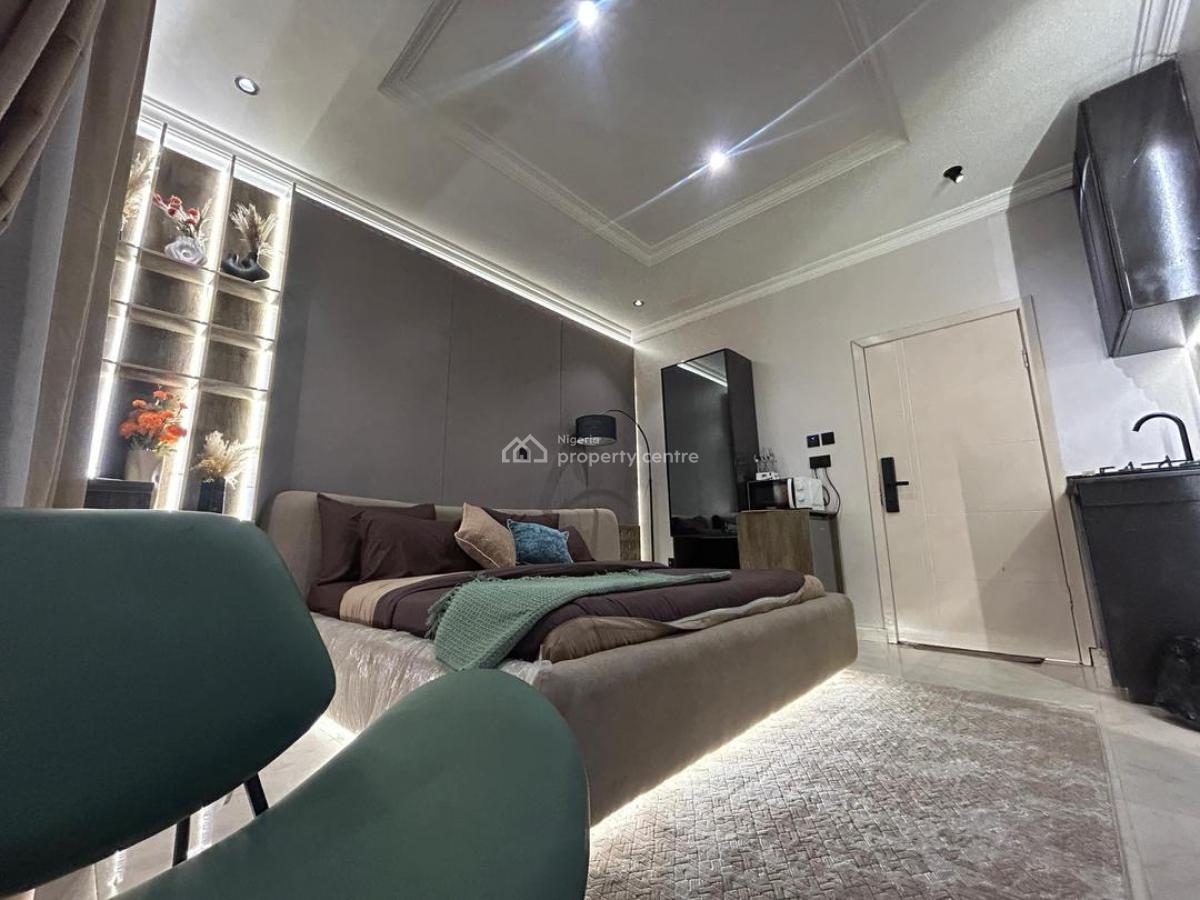 Stylish and Well-furnished 3 Bedroom Apartment, Lekki Phase 1, Lekki, Lagos, Flat / Apartment Short Let