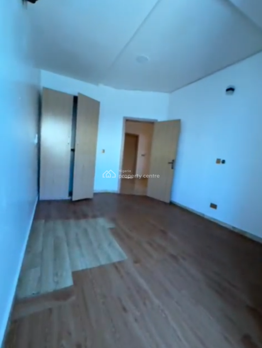 Room Upstairs with Ac, Orchid Rd, Lekki Phase 2, Lekki, Lagos, Flat / Apartment for Rent