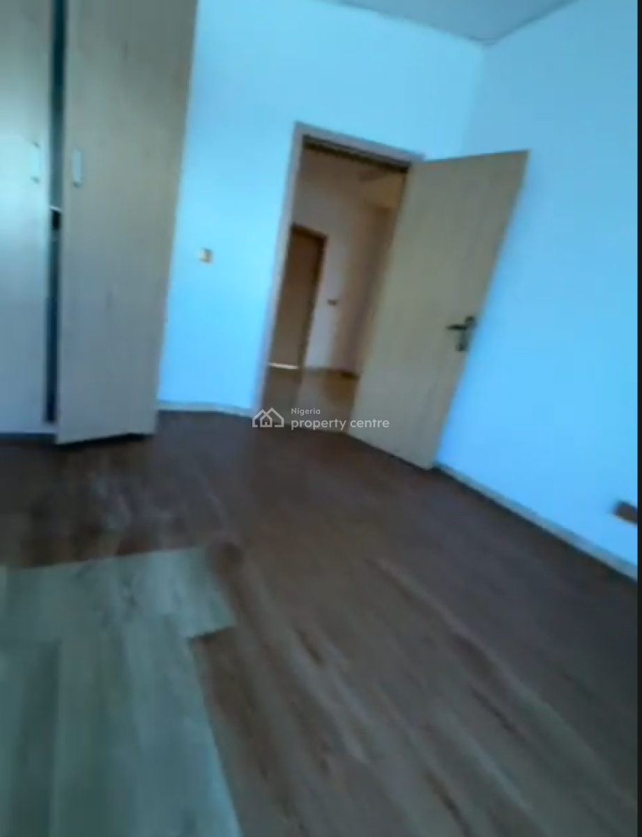 Room Upstairs with Ac, Orchid Rd, Lekki Phase 2, Lekki, Lagos, Flat / Apartment for Rent