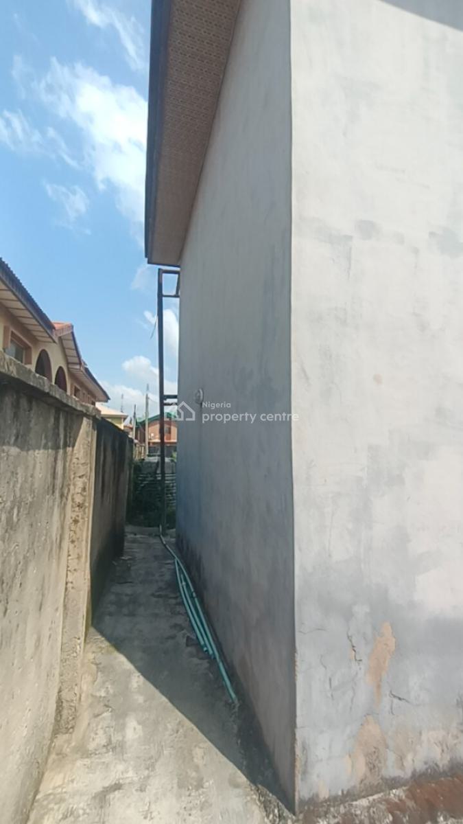 Completed a Storey Building with 2unit of 2bedroom Flat with  C of O, Abule Alfa Axis , Off Isawo Road Agric Owutu Ikorodu, Ikorodu, Lagos, Block of Flats for Sale