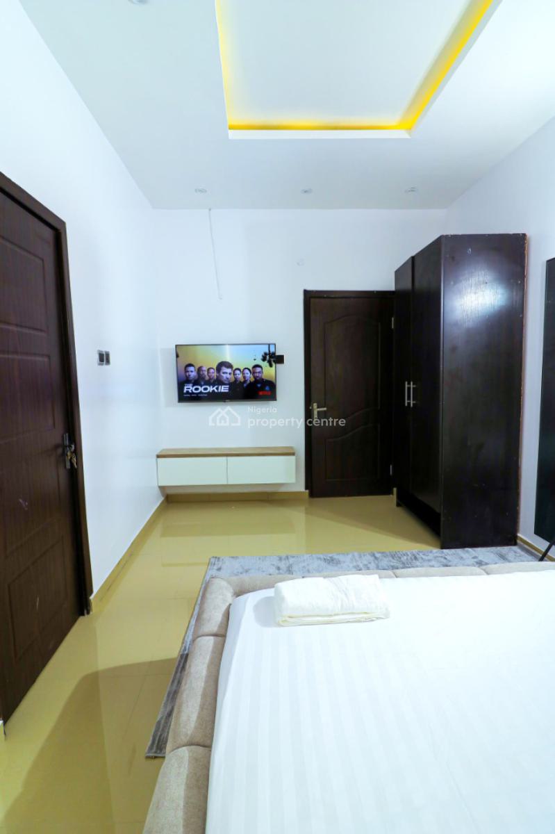 Luxurious 4-bedroom Penthouse with Pool, Snooker & Gym, Bourdilon, Ikoyi, Lagos, Flat / Apartment Short Let