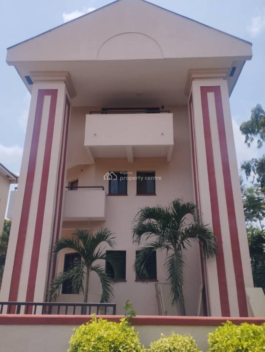 Serviced 4-bedroom Fully Detached House + B/q, Guzape District, Abuja, House for Rent