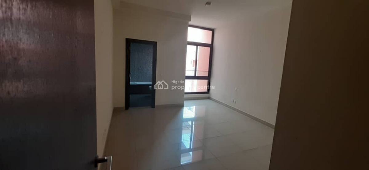 Vacant 4 Bedroom Flat with Bq, Ocean Parade, Banana Island, Ikoyi, Lagos, Flat / Apartment for Sale
